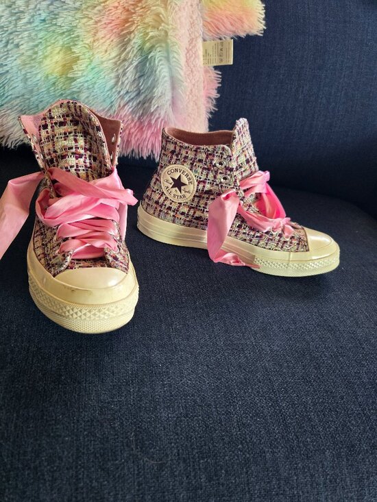 Converse Shoes - Converse pink tweed hi tops